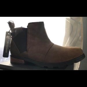 Sorel Emelie Chelsea boot brown 6 NWT